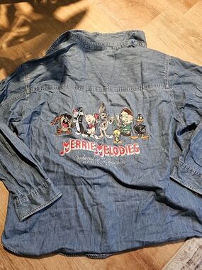 Vintage Y2K 1990’s Looney Tunes Merrie Melodies Denim Button Down Shirt XL